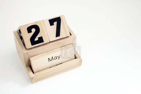 Foto de Calendario perpetuo de madera que muestra el 27 de mayo - Imagen libre de derechos