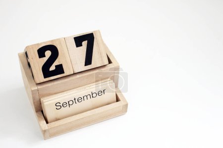 Foto de Calendario perpetuo de madera que muestra el 27 de septiembre - Imagen libre de derechos