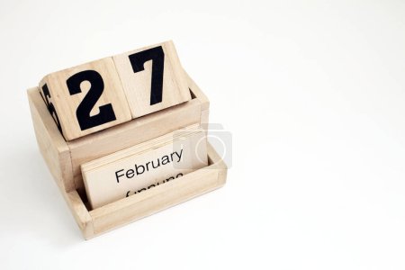 Foto de Calendario perpetuo de madera que muestra el 27 de febrero - Imagen libre de derechos