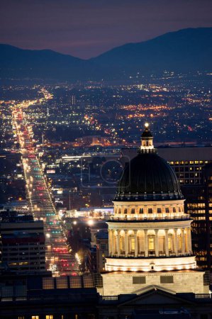 Dawn 's Umarmung: 4K-Panoramabild von Salt Lake City und Parlamentsgebäude in den USA