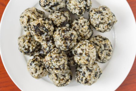 Savory Delight: 4K Ultra HD Image of Delicious Roasted Seaweed Rice Ball