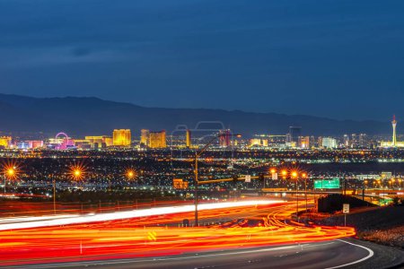 Twilight Charm: 4K Ultra-HD-Bild der Skyline von Las Vegas zur Abendstunde