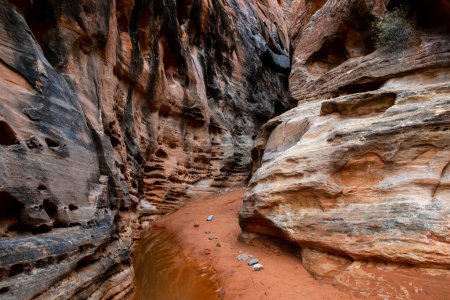 Cañón de ranura en el paisaje del desierto: 4K Ultra HD Image