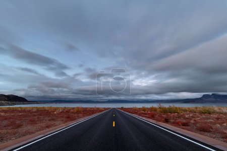 Scenic Drive : 4K Ultra HD Image de Road to Lake Mead près de Las Vegas