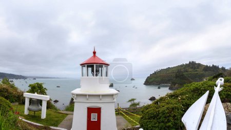 Küstenschönheit: 4K Ultra-HD-Panoramablick auf den Leuchtturm in Trinidad, CA, USA