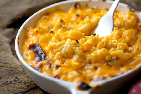Cheesy Delight : Captivant 4K Ultra HD Photo de Macaroni au four avec fromage dans la casserole