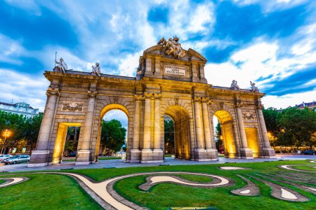 Iconic Puerta de Alcala: 4K Image of Madrid Landmark