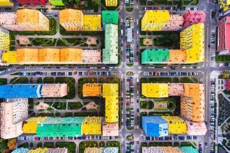 Casas Arco Iris de Color en Vista Aérea 4K