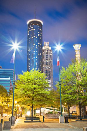 Night Glitter: 4K Vista del Centennial Park en Atlanta, Estados Unidos