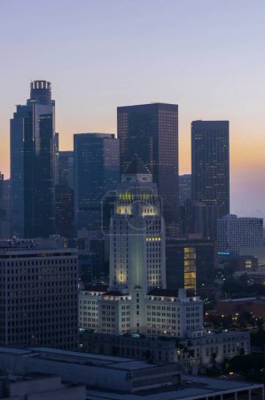 Rathausmajestät: Luftaufnahme des Rathauses von Los Angeles im Civic Center