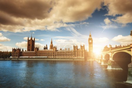 London Landmarks: Big Ben and Westminster Bridge in 4K Ultra HD image