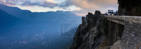 4K Ultra-HD-Bild: Sonnenuntergang der I-50 vom Echo Summit in der Sierra Nevada