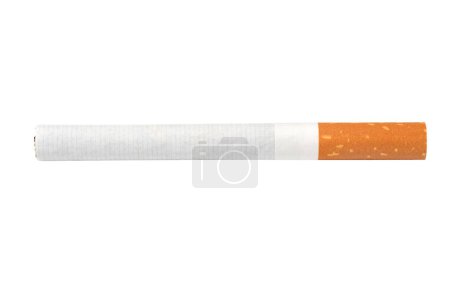 Un cigarrillo en el fondo blanco aislado.
