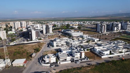 Téléchargez les photos : Pays d'Israël. Afula city. Tir avec drone DJI mini 2 se. - en image libre de droit