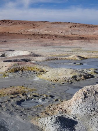 Foto de Barro hirviendo en el parque geotermal Sol de Manana en Bolivia, Sur Lipez - Imagen libre de derechos