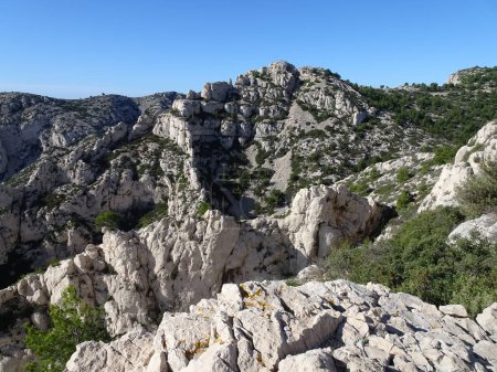 Foto de Mundo mineral en la región kárstica del parque nacional de Calanques cerca de Sugiton, Marsella, Francia - Imagen libre de derechos