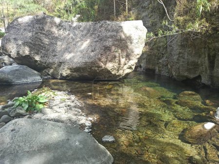 Foto de Agua dulce, río de sujetadores en Mafate Circus, Isla Reunión, Francia - Imagen libre de derechos