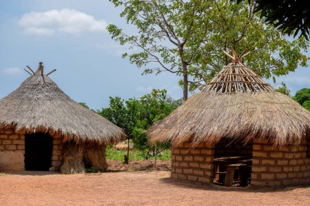 Foto de Abuja, Nigeria - 6 de mayo de 2023: Edificios escolares para niños rurales en África. Centro Educativo en Comunidades Locales, África Occidental. - Imagen libre de derechos