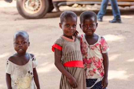 Téléchargez les photos : Abuja, Nigéria - 5 juin 2022 : Portrait d'un enfant africain. Random Candid Moments with African Children. Heureux enfants africains. Journée de l'enfant en Afrique. - en image libre de droit