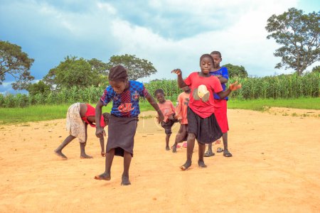 Téléchargez les photos : Etat du Plateau, Nigéria - 6 octobre 2022 : Happy African Children - en image libre de droit
