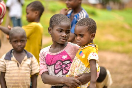 Téléchargez les photos : Talata, État du Plateau - Juin 2023 : Portrait d'enfants africains. Moments de franchise aléatoires avec des enfants africains. - en image libre de droit