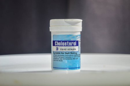 Foto de Un paquete de tiras de prueba de colesterol - Imagen libre de derechos