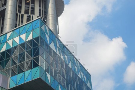 un bâtiment moderne avec espace de copie cloud
