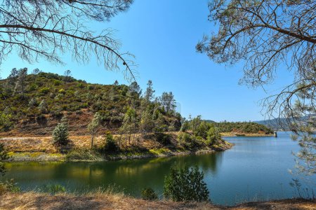 Der schöne Lake Hennessey im Napa County, Kalifornien