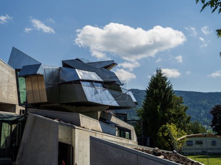 Foto de Steinhaus del arquitecto Gunther Domenig, Steindorf am Ossiacher See, Austria, Karnten, Carinthia - Imagen libre de derechos