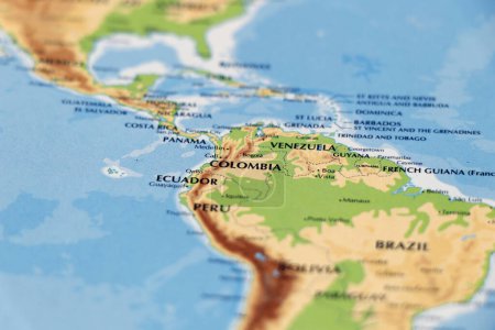 Téléchargez les photos : Carte du monde des pays sud-américains et colombie, venezuela, ecuador, panama en gros plan focus - en image libre de droit