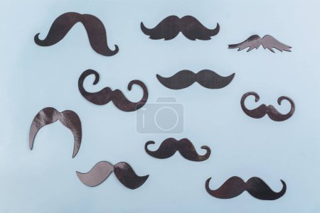 Téléchargez les photos : Moustache noire - symbole de santé masculine, prévention du suicide. La santé mentale. Mois de sensibilisation au cancer des testicules ou de la prostate - en image libre de droit