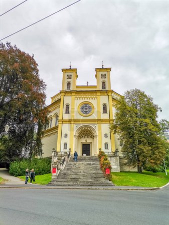 Église catholique romaine de la Vierge Marie Assomption à Marianske Lazne, République tchèque. Photo de haute qualité