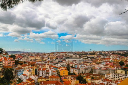 Foto de Vista aérea de la ciudad de Lisboa desde un punto de vista, portugal - Imagen libre de derechos