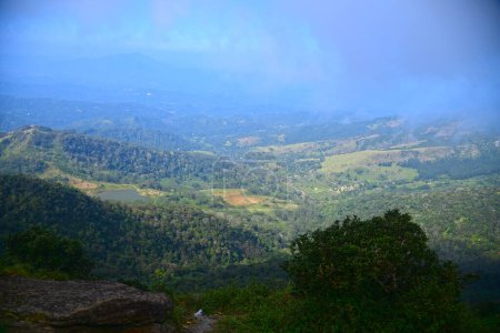 Foto de Impresionante belleza escénica en Riverston Sri Lanka - Fotografía de paisajes. - Imagen libre de derechos