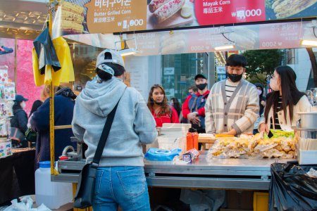 Foto de Vista de los vendedores ambulantes en la ciudad de Seúl, Corea del Sur. - Imagen libre de derechos