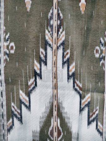 Les motifs sur le Batik traditionnel, présentant visuel et philosophique Les motifs sur le Batik traditionnel, présentant visuel et philosophique