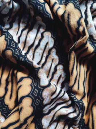 Les motifs sur le Batik traditionnel, présentant visuel et philosophique Les motifs sur le Batik traditionnel, présentant visuel et philosophique