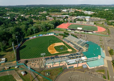 Foto de Vista aérea del estadio de béisbol de las abejas de Nueva Bretaña en Willow Brook Park, Nueva Bretaña, CT - Imagen libre de derechos