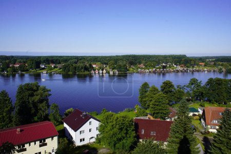 Téléchargez les photos : Panorama, vue depuis le clocher du Mirow johiterkirche sur le Mirower See. Mecklembourg-Poméranie occidentale, Allemagne. - en image libre de droit