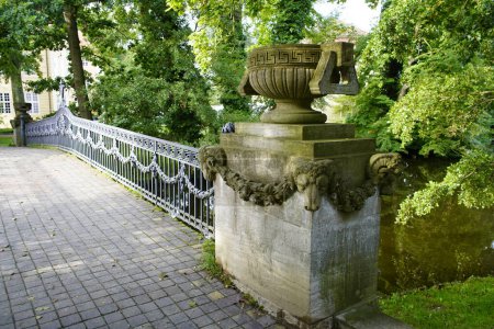 Téléchargez les photos : Pont de Schlossinsel Mirow à Liebesinsel à Mirower See, Mecklembourg-Poméranie occidentale, Allemagne - en image libre de droit