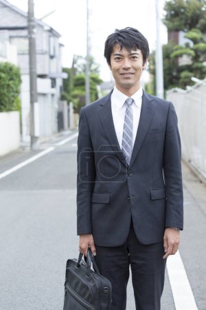 Téléchargez les photos : Portrait d'homme d'affaires japonais - en image libre de droit