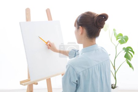 Photo for Beautiful japanese woman with easel. concept of creativity - Royalty Free Image