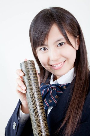 Foto de Estudio retrato de joven japonesa chica con diploma - Imagen libre de derechos
