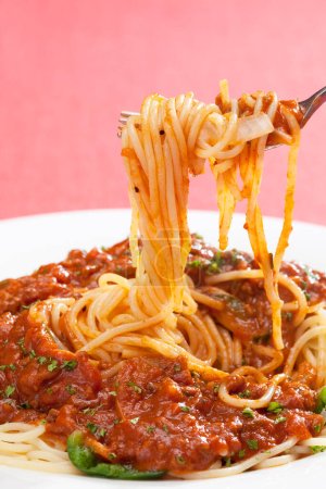 Téléchargez les photos : Spaghetti à la sauce tomate - en image libre de droit