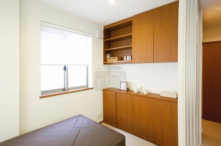 Foto de Interior del dormitorio minimalista en nuevo apartamento - Imagen libre de derechos