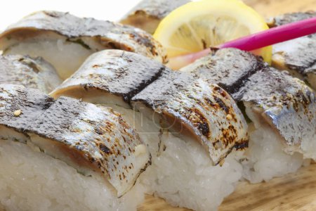 Téléchargez les photos : Sushi sur l'assiette - en image libre de droit