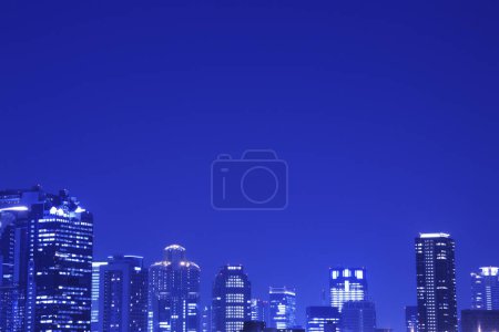 Foto de Vista de la ciudad moderna por la noche - Imagen libre de derechos