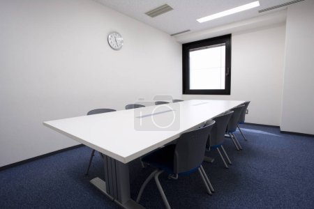 Téléchargez les photos : Vue intérieure de la salle de réunion vide - en image libre de droit