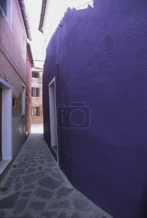 Foto de Casas coloridas en la isla de Burano, Italia - Imagen libre de derechos