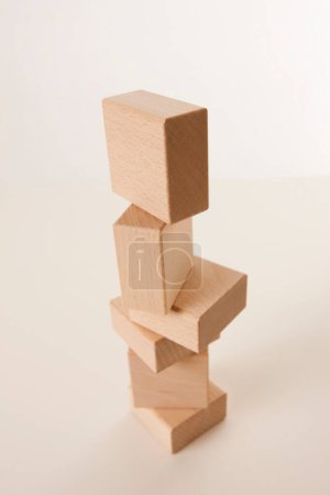 Foto de Cubos de madera sobre fondo - Imagen libre de derechos
